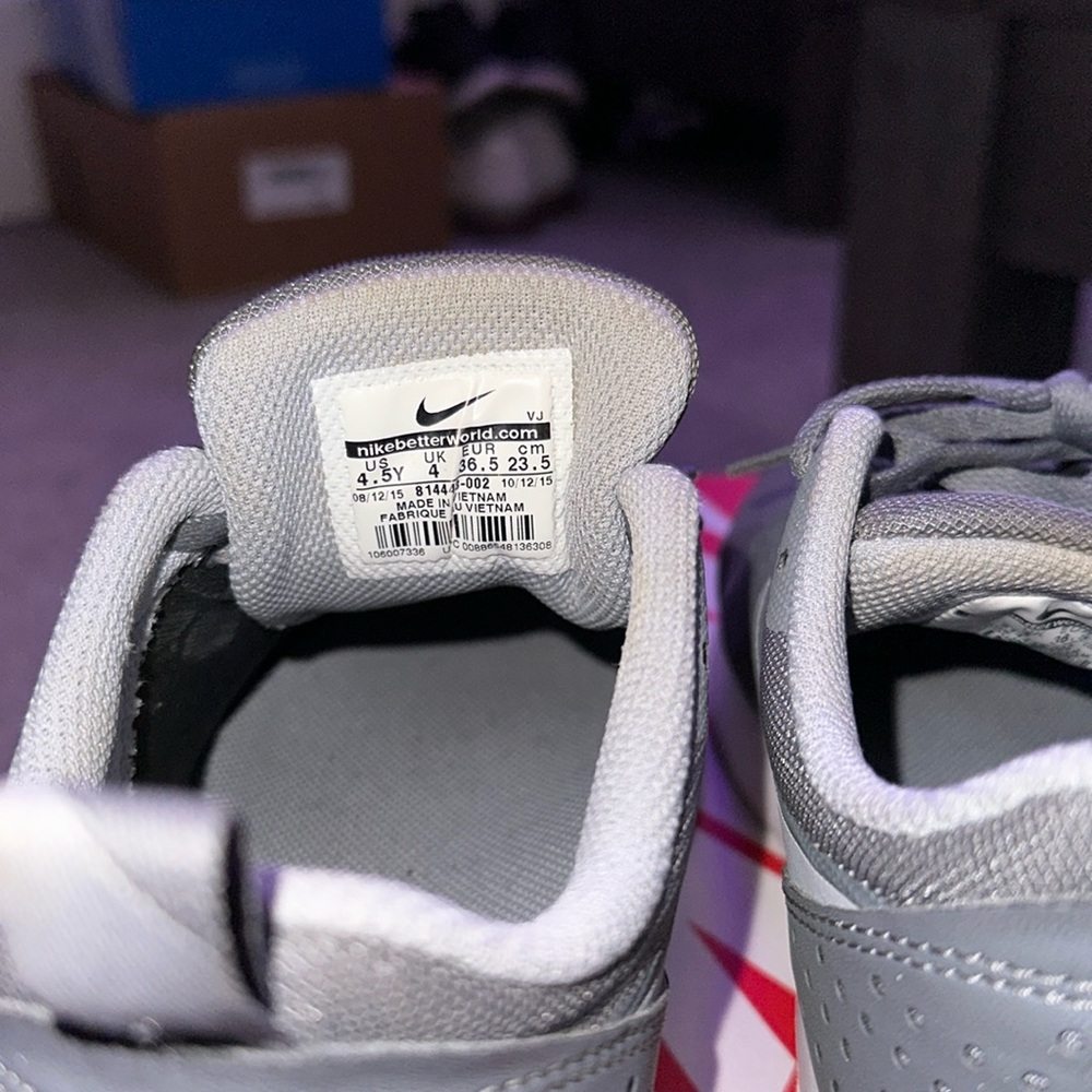 NIKE AIR MAX TAVAS GREY (4.5Y or 6.5 women) - Picture 10 of 11